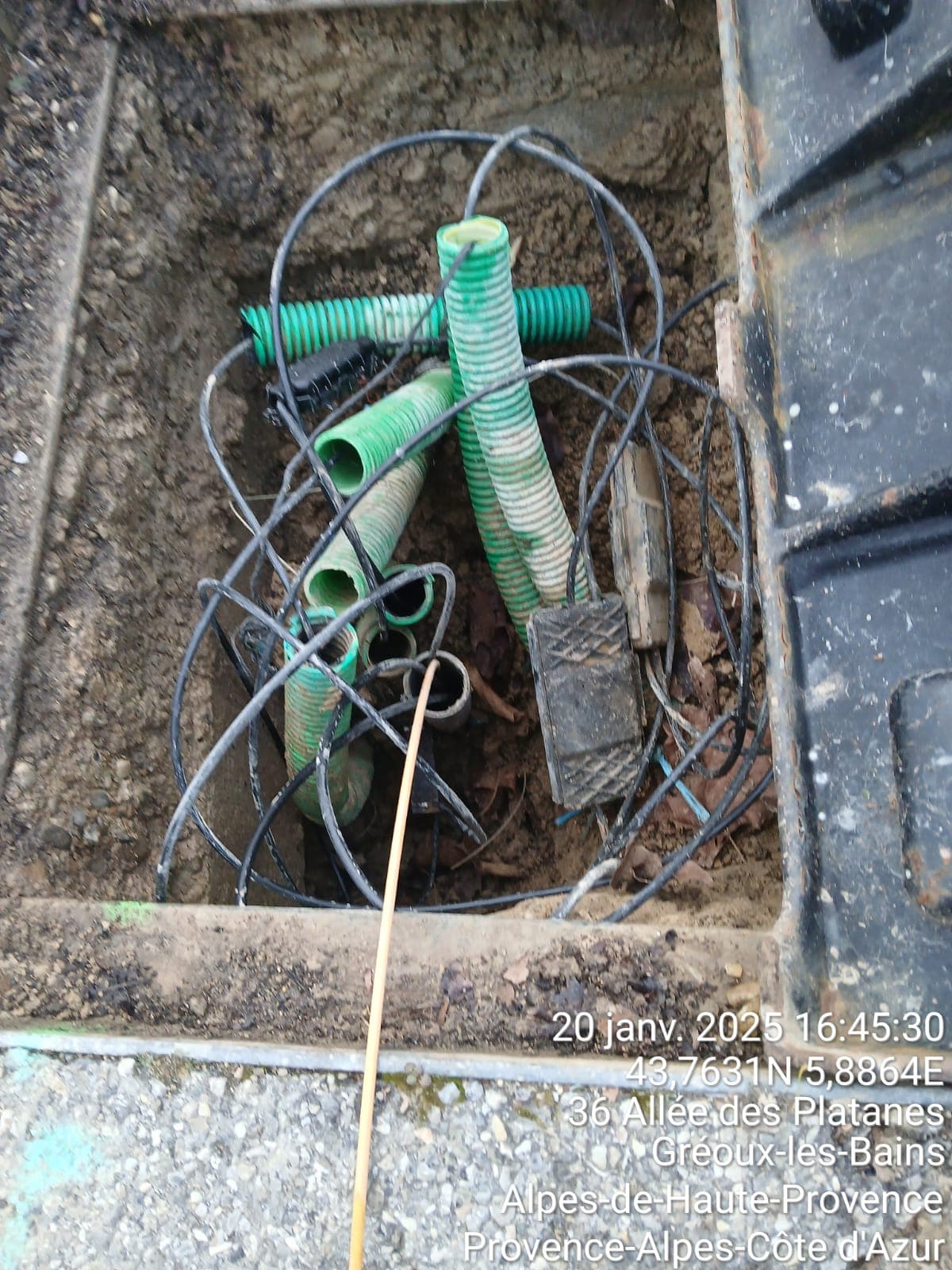 Comment savoir où passe la gaine télécom pour la fibre optique ?